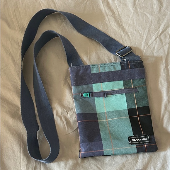 Dakine Plaid Messenger Bag in Blue and Green - Picture 1 of 3